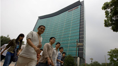 Компанія Huawei - стабільно у трійці лідерів з постачання смартфонів у світі!